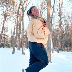 Meet your Posher, Toni